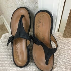 Rockport leather flip flops Sz 8 Rockport leather flip flops Sz 8