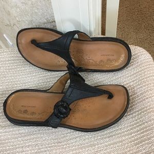 Rockport Shoes - Rockport leather flip flops Sz 8 Rockport Shoes - Rockport leather flip flops Sz 8