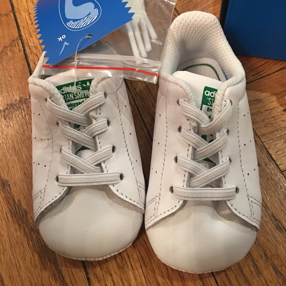 Baby adidas stan smith. NIB. Size 2