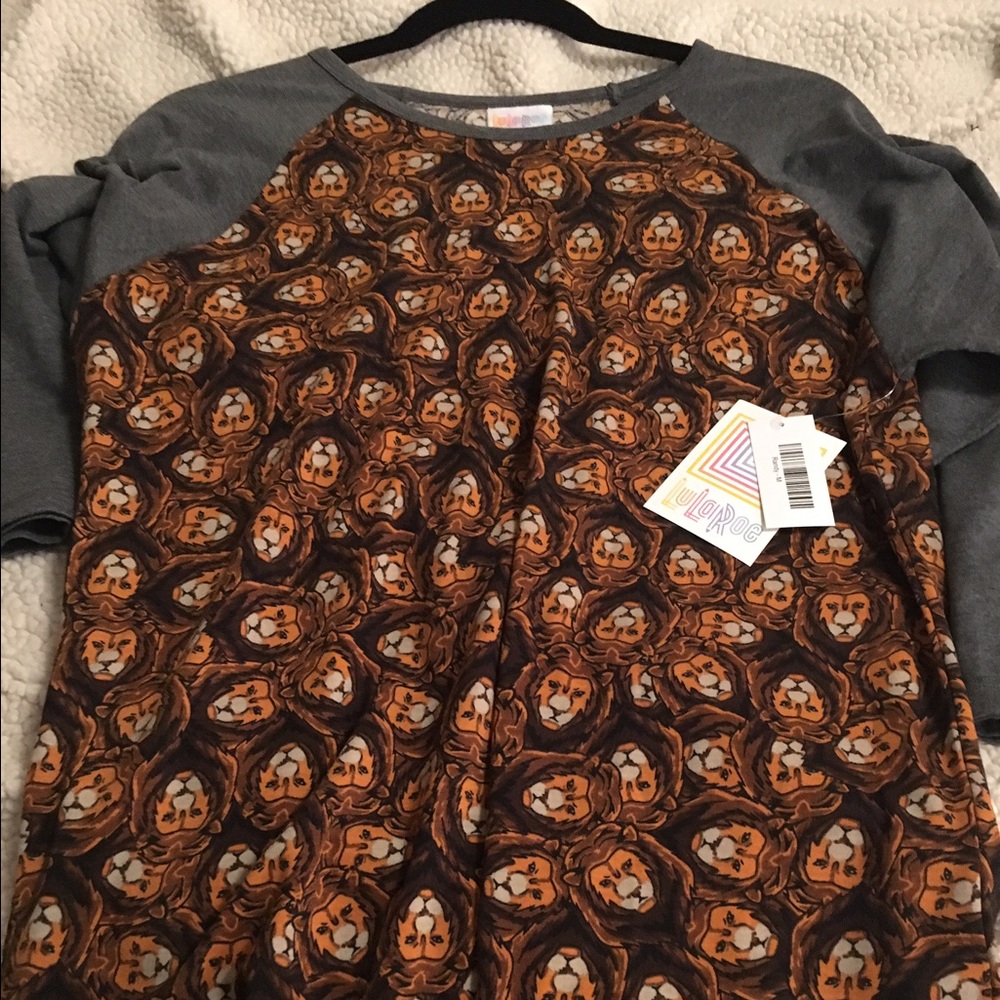 Lularoe lion randy tee
