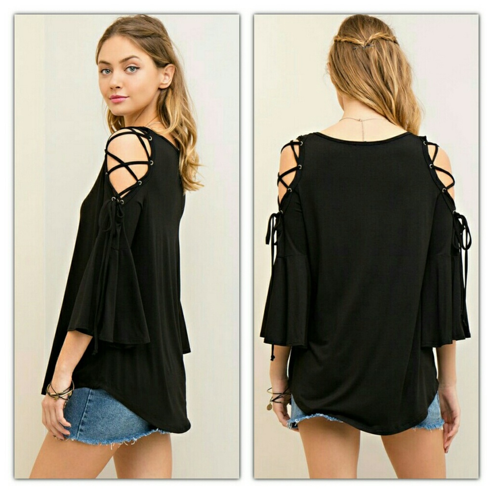 🎈🎈Adorable Open Shoulder Strappy Tie Top