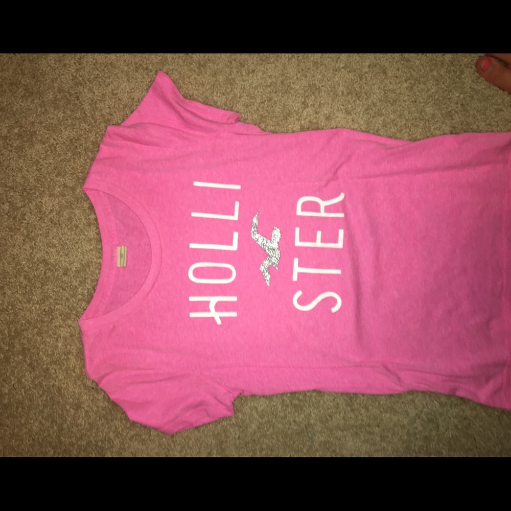 soft pink Hollister tshirt!