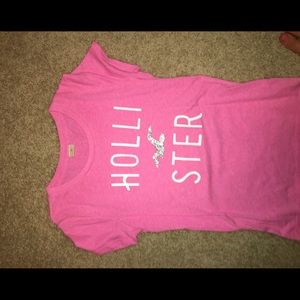 soft pink Hollister tshirt!