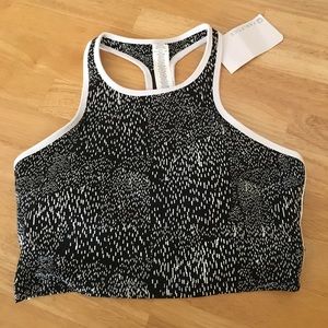 Clara sports bra by fabletics
