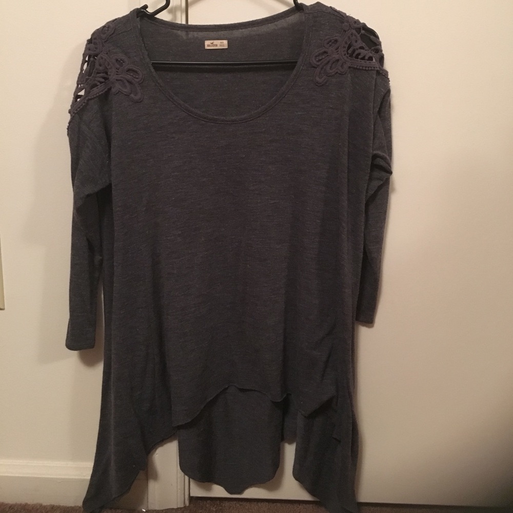 Hollister top