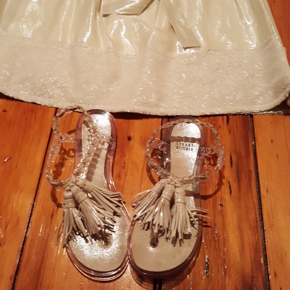 Stuart Weitzman Tasseled Silver Jellies - Picture 4 of 4