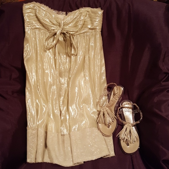 Stuart Weitzman Tasseled Silver Jellies - Picture 1 of 4