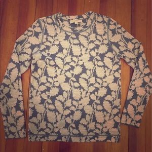 Cozy and light floral sweater