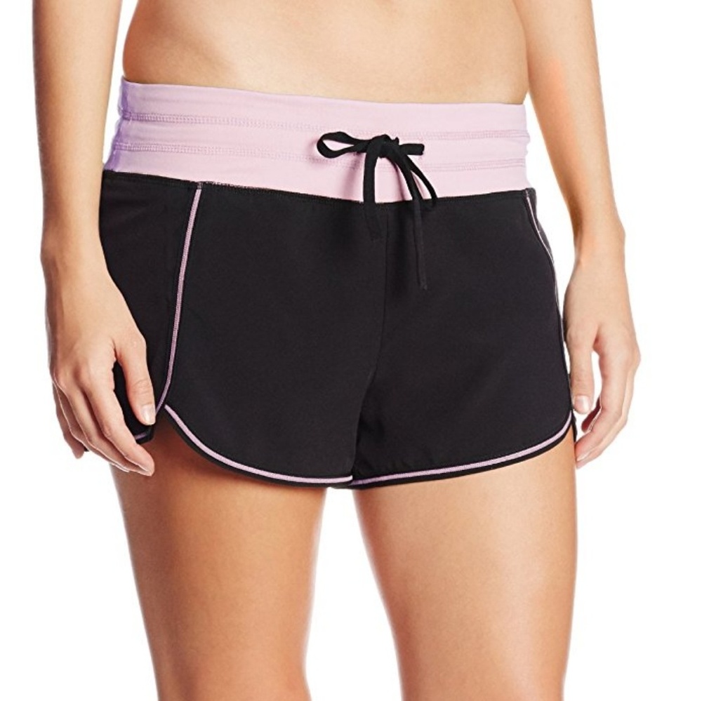 Alo Yoga black hot yoga running shorts