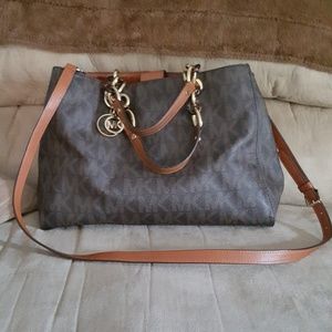 Michael kor Cynthia medium Satchel