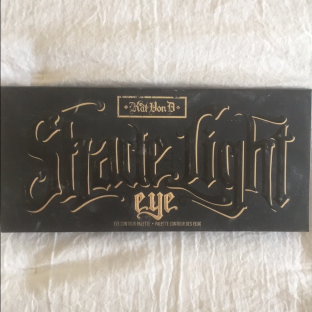 Kat von D shade &a light eye palette