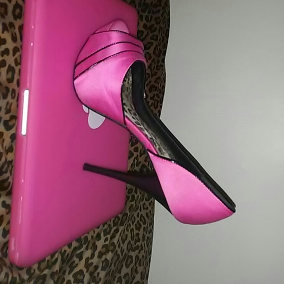 QIPID HOT PINK STILETTOS/ SIZE 8.5 - Picture 3 of 4