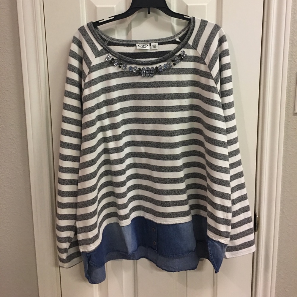 Grey/white jeweled collar blouse.