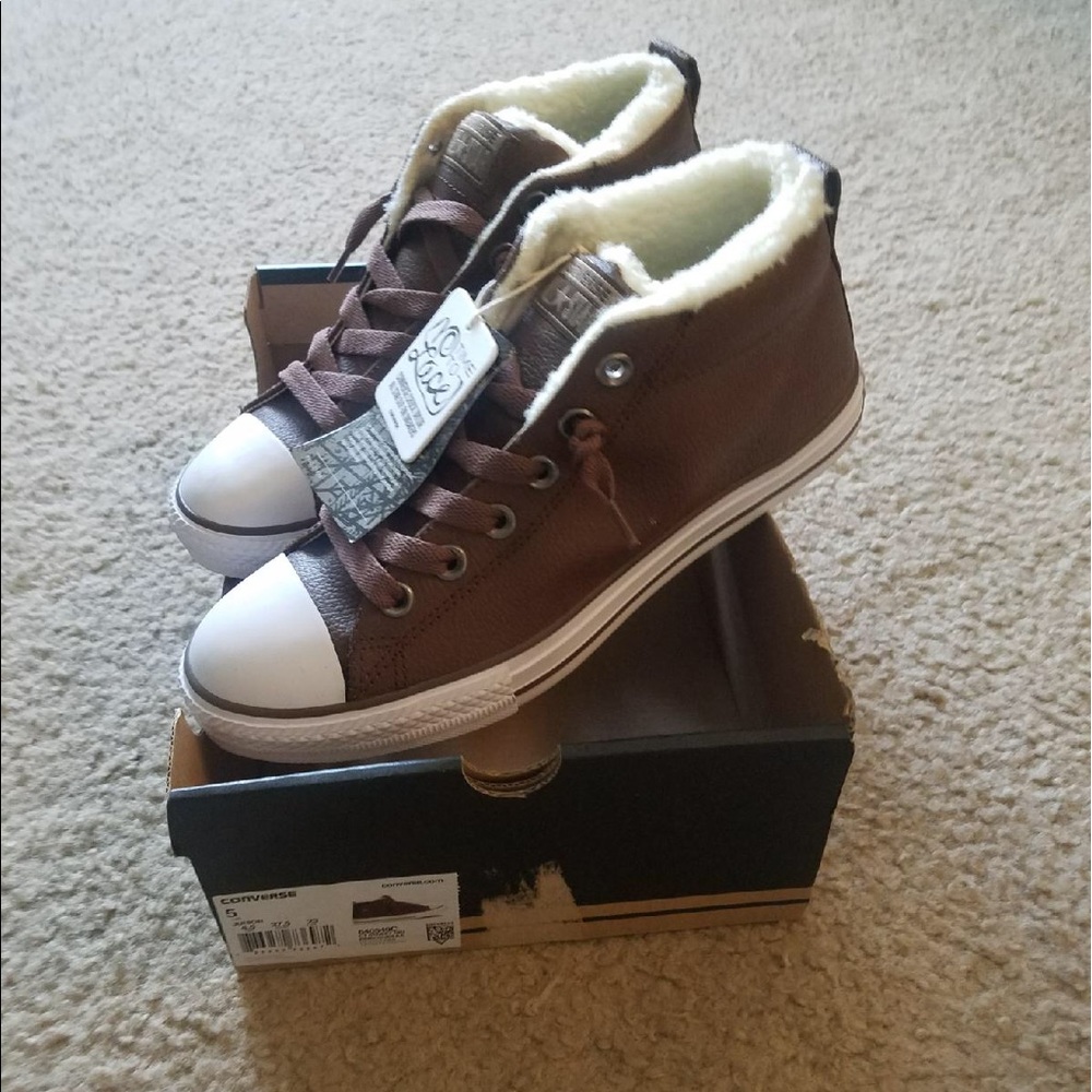 Brown leather Converse... hard to find