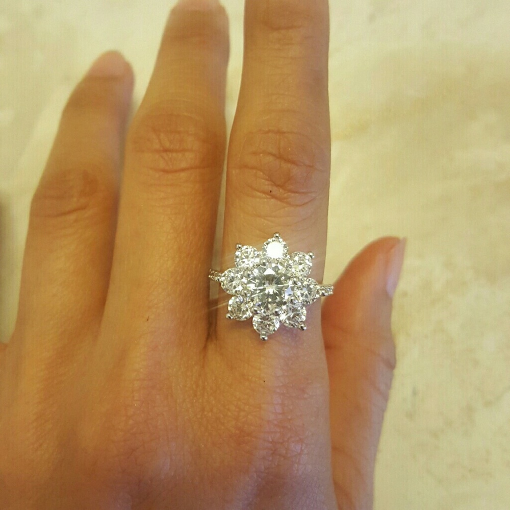Luxury 925 silver white sapphire  size 7