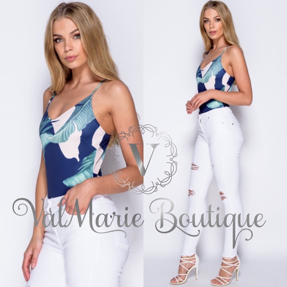 📍CLEARANCE 📍GORGEOUS NAVY TROPICS BODY SUIT - Picture 3 of 4