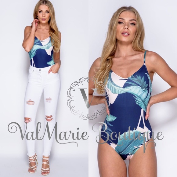 📍CLEARANCE 📍GORGEOUS NAVY TROPICS BODY SUIT - Picture 2 of 4