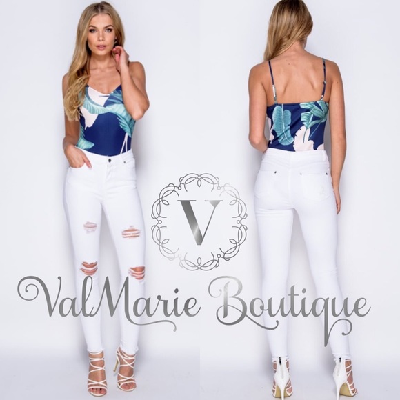 📍CLEARANCE 📍GORGEOUS NAVY TROPICS BODY SUIT - Picture 4 of 4