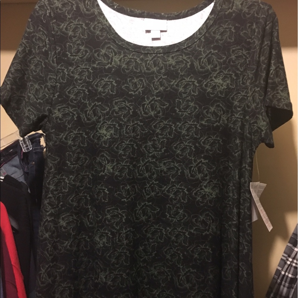 BNWT Lularoe Carly S Rose etchings