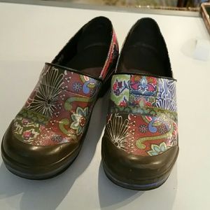 Dansko shoes size 7