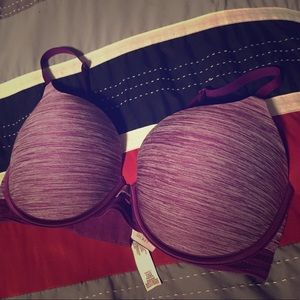 VS perfect shape bra. 32DDD nwot.