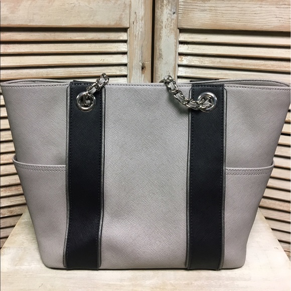 Calvin Klein Handbag. Like New. - Picture 2 of 3