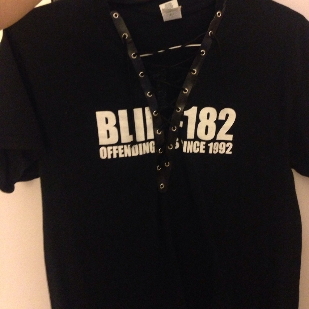 Blink 182 Family Reunion lace up Tee