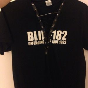 Blink 182 Family Reunion lace up Tee