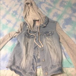 Denim jacket/vest with sleeves