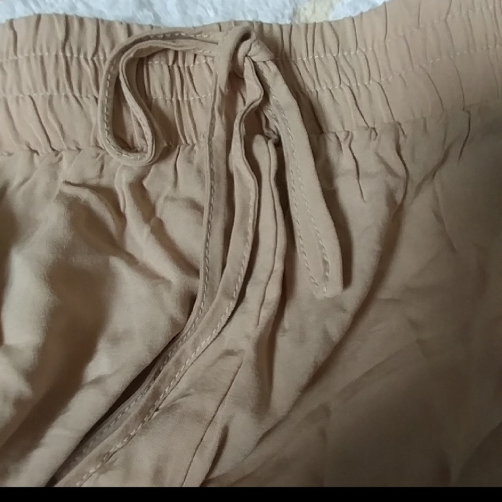 Crochet trim shorts - Picture 2 of 3