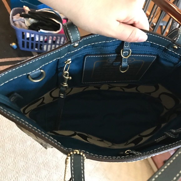 Coach handbag - Picture 2 of 2