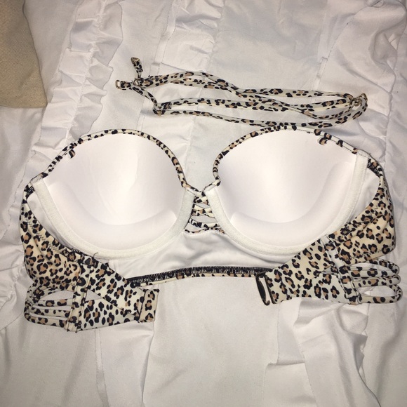 Victoria's Secret Push-Up Bandeau Bikini Top - Picture 3 of 4