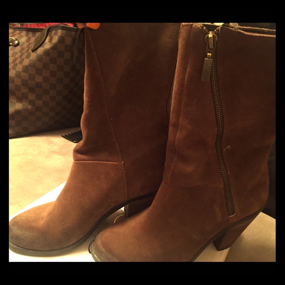 Shoes - Picture 1 of 3