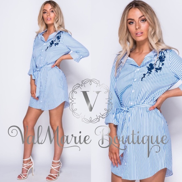 📍CLEARANCE 📍NAVY FLOWER EMBROIDERED  DRESS - Picture 3 of 5