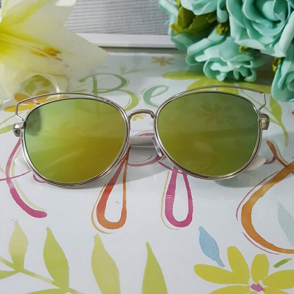 HIGH QUALITY CAT EYE MIRROR VINTAGE  SUNGLASSES
Ca - Picture 2 of 3