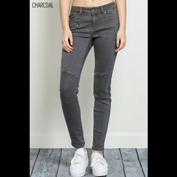 💕LAST ONE💕Chic Moto Jeans with ribbed knee - Picture 4 of 4