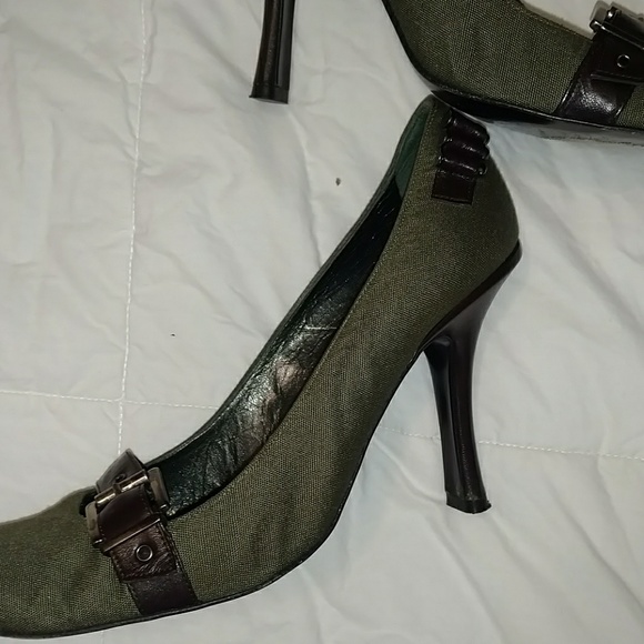 Charles David Pumps - Picture 4 of 4
