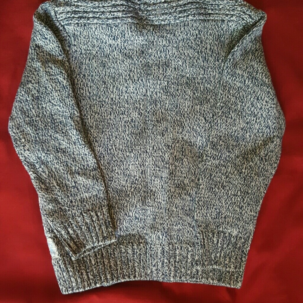 Sweater - Picture 3 of 4