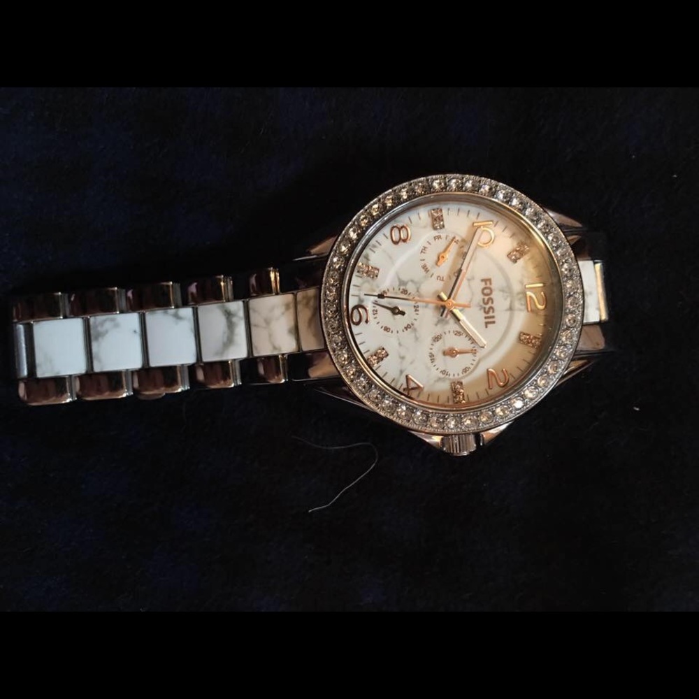 Women's Fossil Watch - Picture 1 of 1