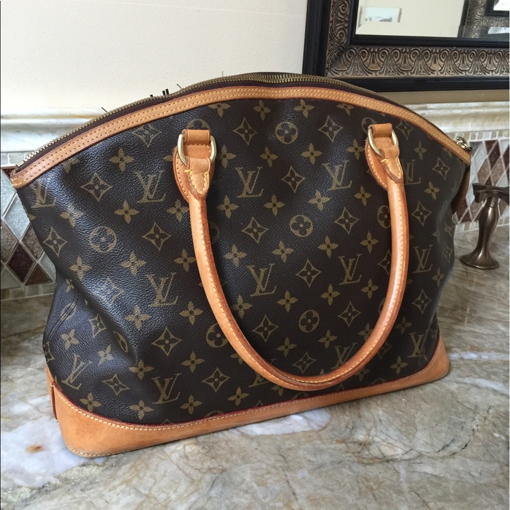 Authentic Louis Vuitton Monogram Lockit
