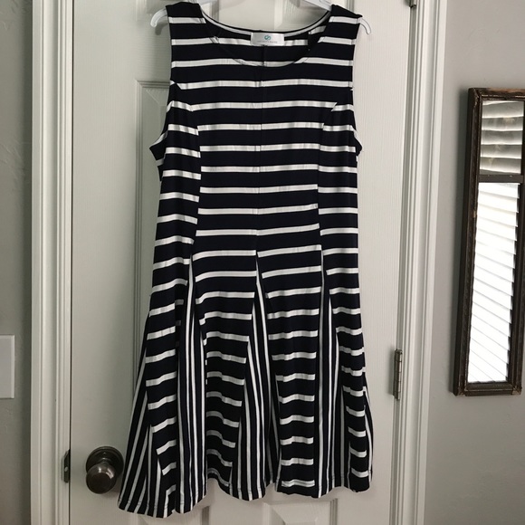 •Dark Navy White Striped Dress• - Picture 3 of 4