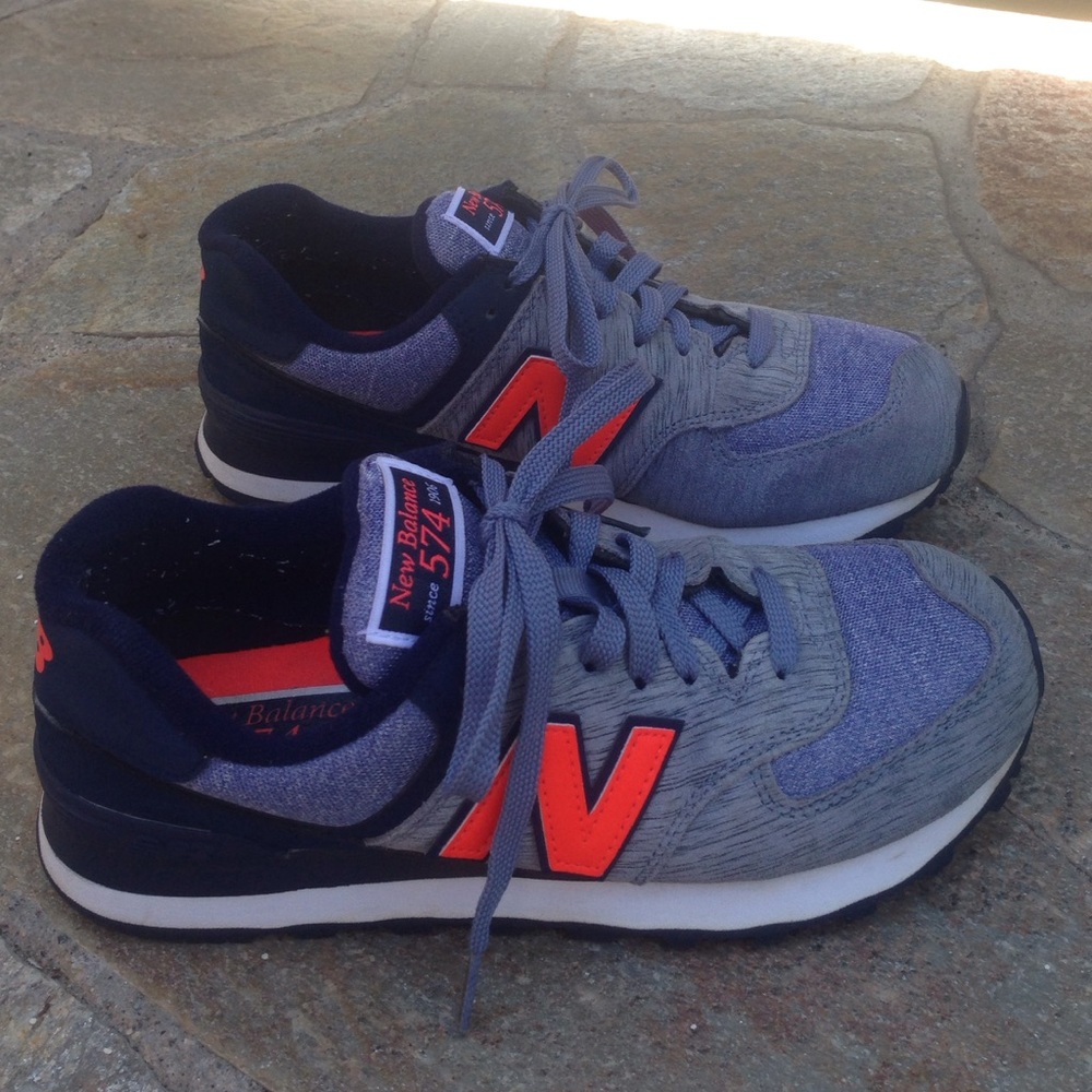 New Balance 574 Sneakers - Sz 8 - Excellent shape!