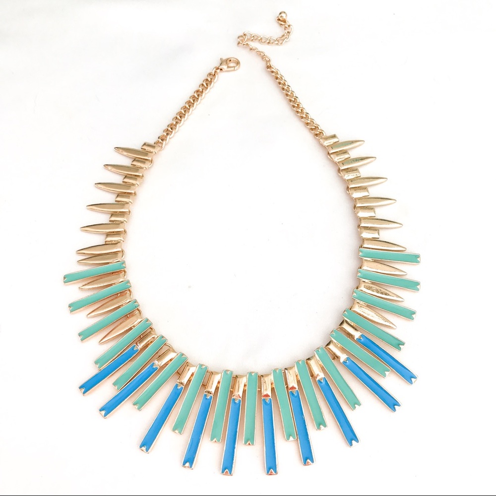Alice's Chic Boutique necklace