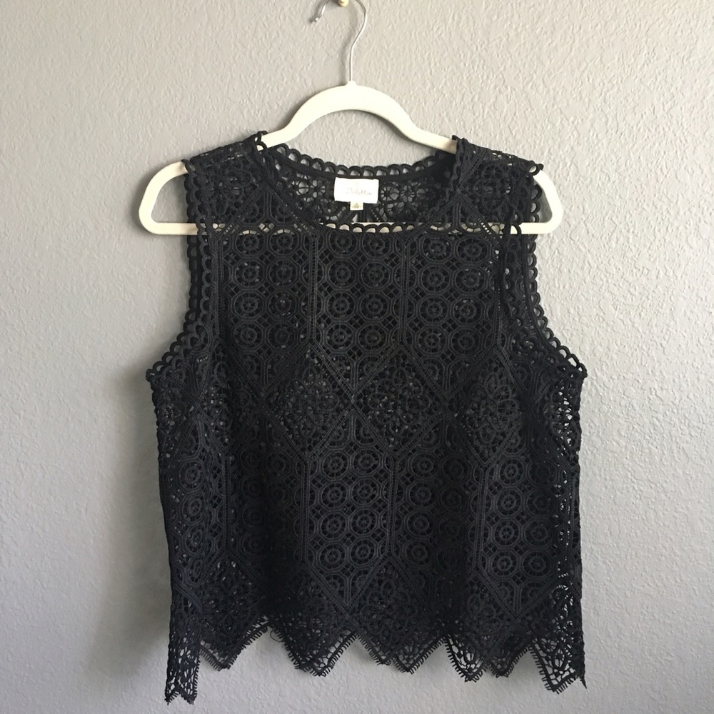 Sleeveless Black lace tank