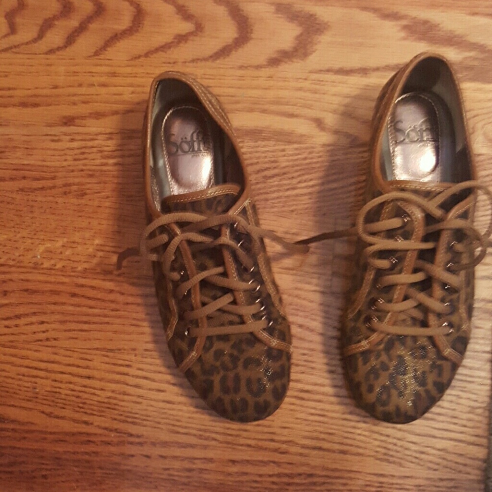 SOFFT BRAND 6 1/2 SHOES, PREV WORN.