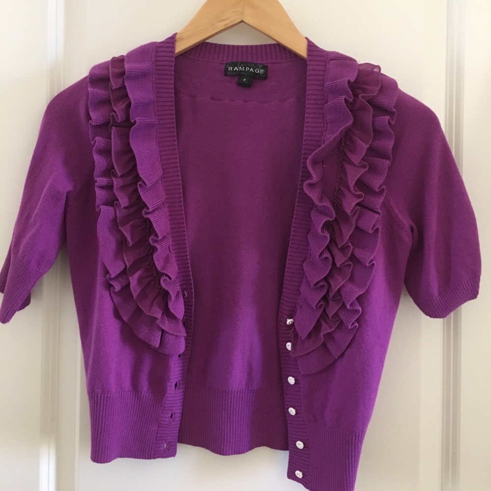Cropped ruffled cardigan