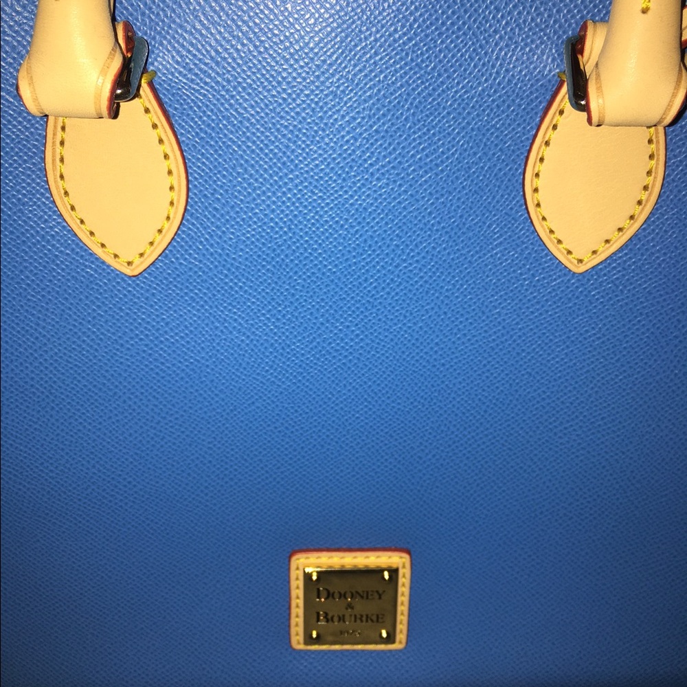 REDUCED!! NEW Dooney Saffiano Bag & Coin Purse! - Picture 4 of 4