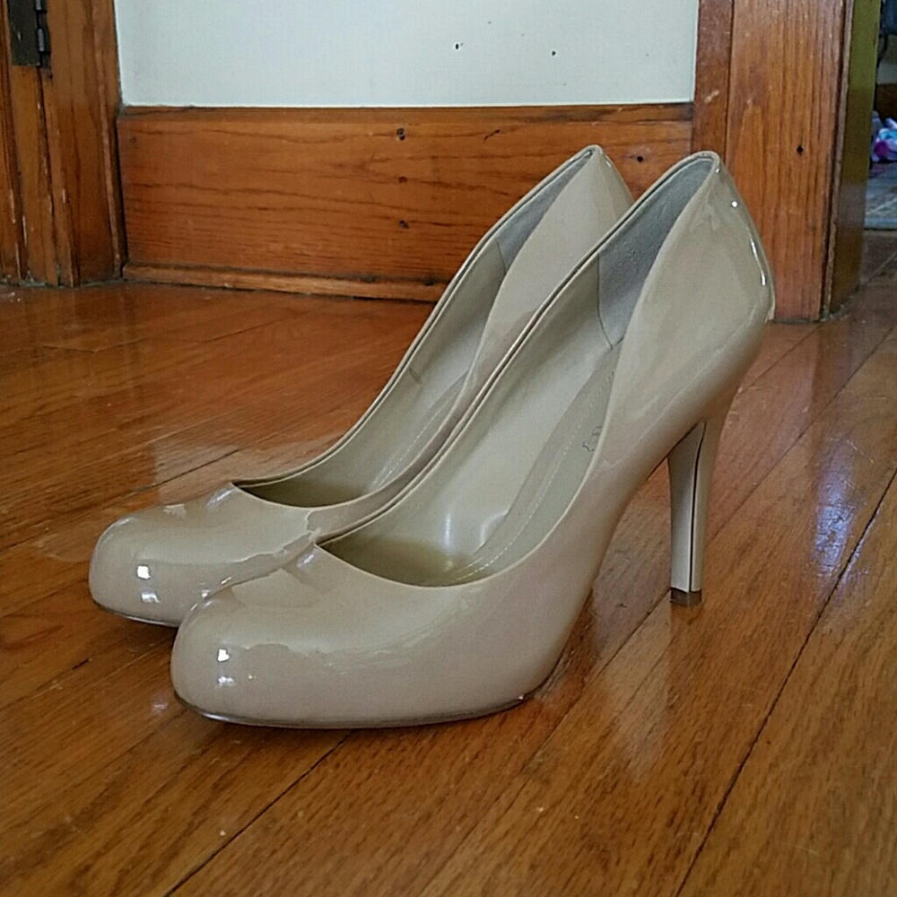 Aldo nude patent leather heels