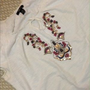 White embroidered tee shirt style & co