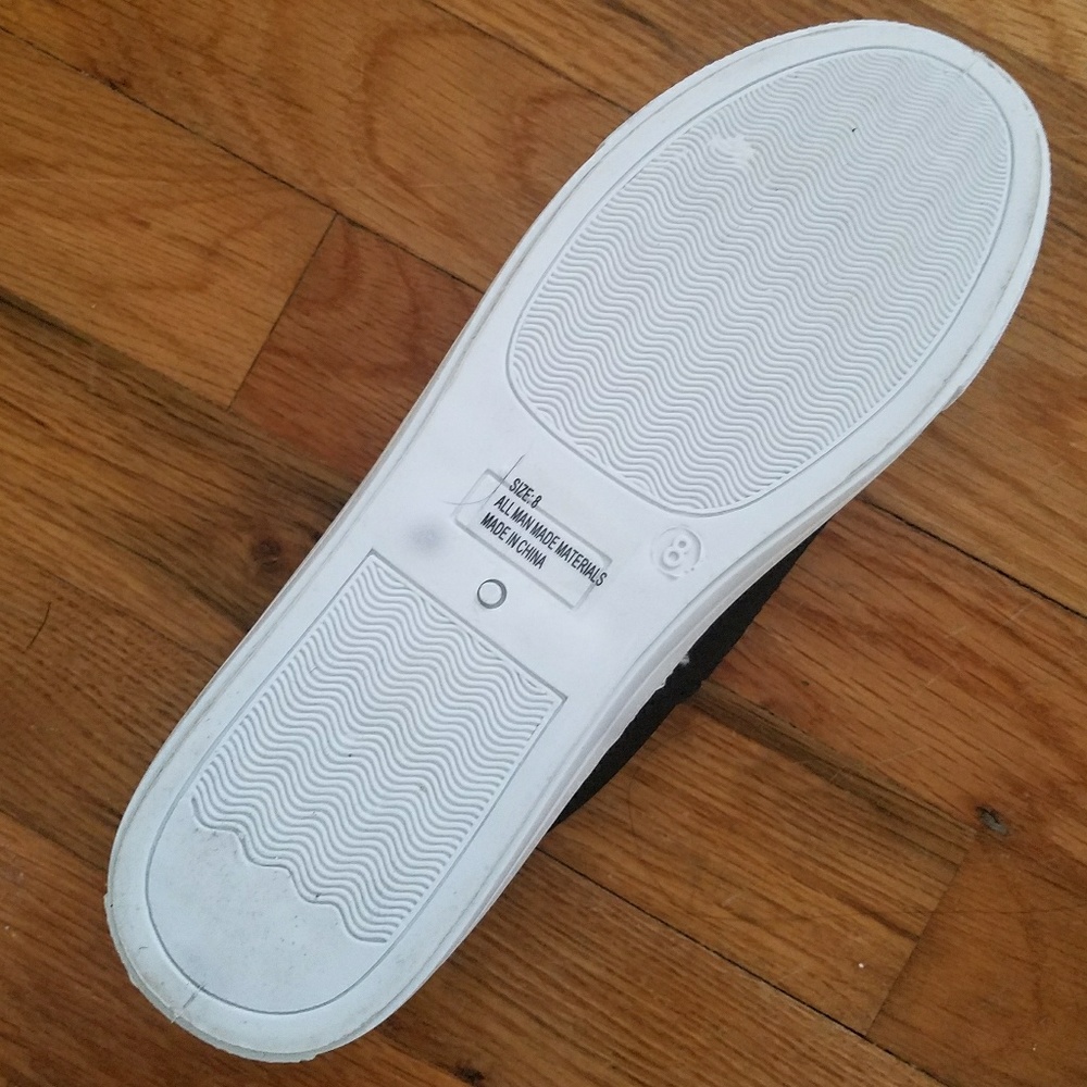 🍃LAST PAIR🍃BLACK SILVER SNEAKERS - Picture 3 of 5